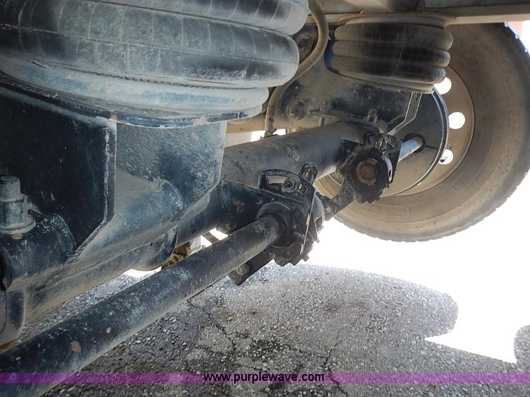 image for item I3615 2007 MAC 28' aluminum trailer