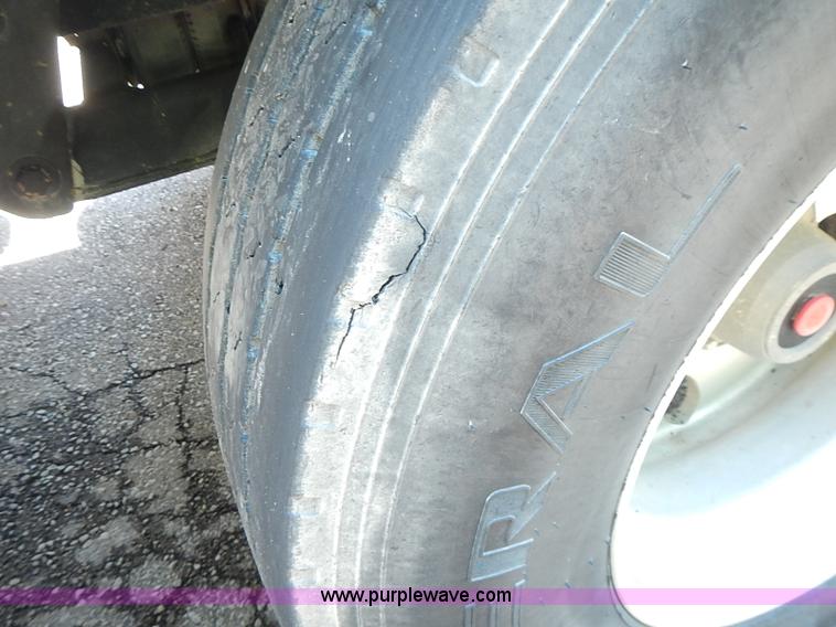 image for item I3615 2007 MAC 28' aluminum trailer