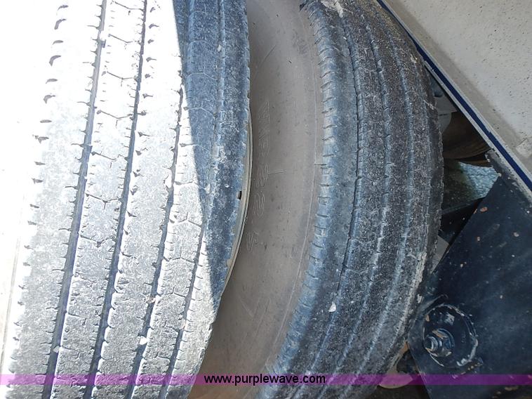 image for item I3615 2007 MAC 28' aluminum trailer