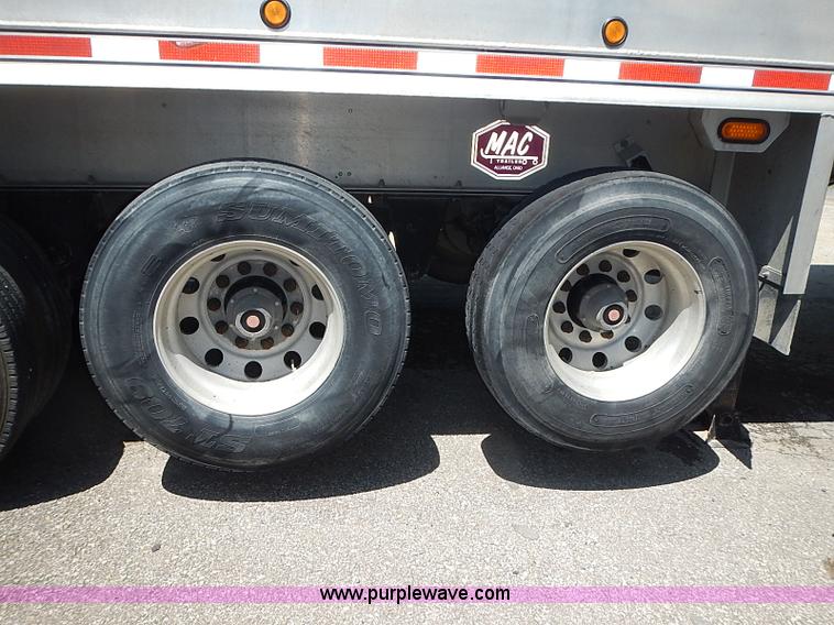 image for item I3615 2007 MAC 28' aluminum trailer