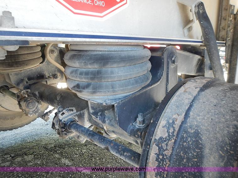 image for item I3615 2007 MAC 28' aluminum trailer