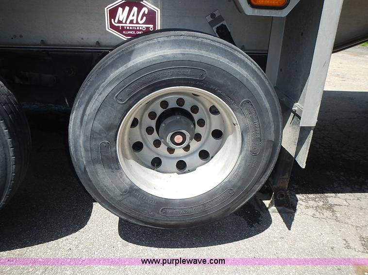 image for item I3615 2007 MAC 28' aluminum trailer