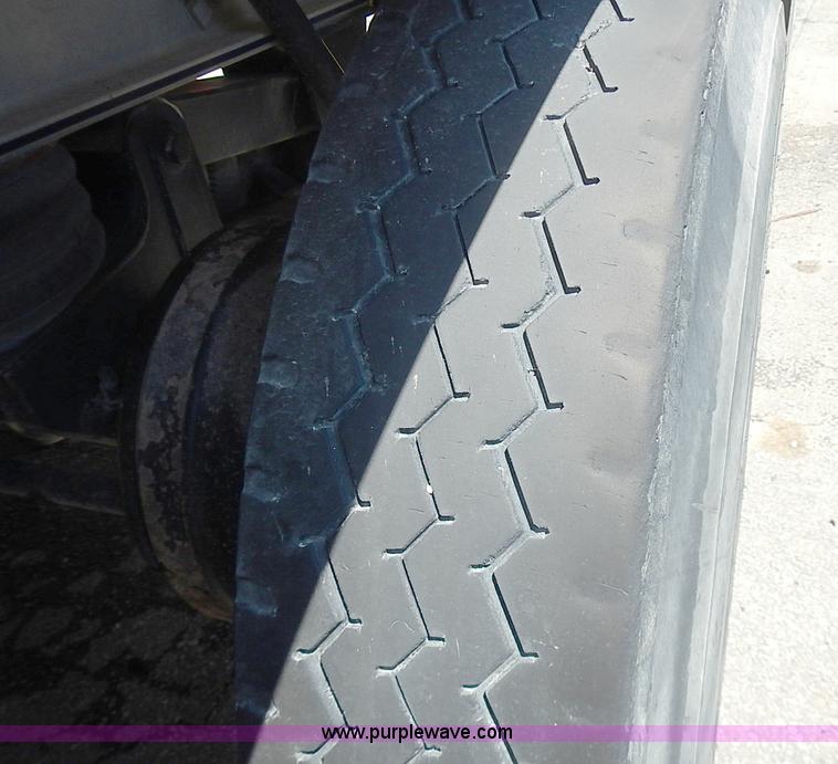 image for item I3615 2007 MAC 28' aluminum trailer