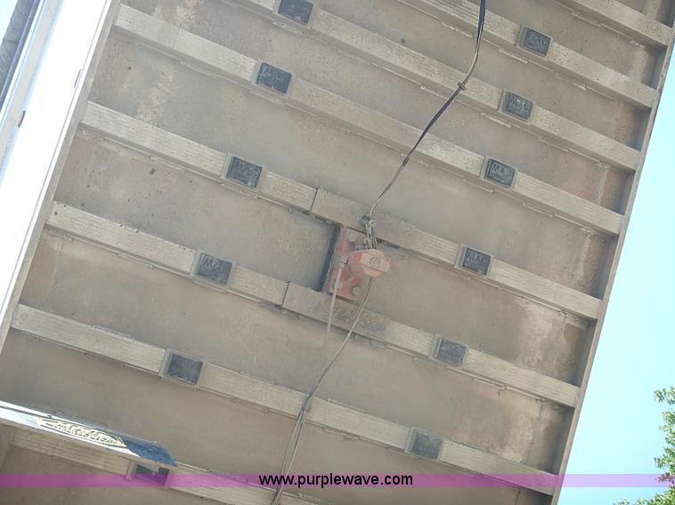 image for item I3615 2007 MAC 28' aluminum trailer