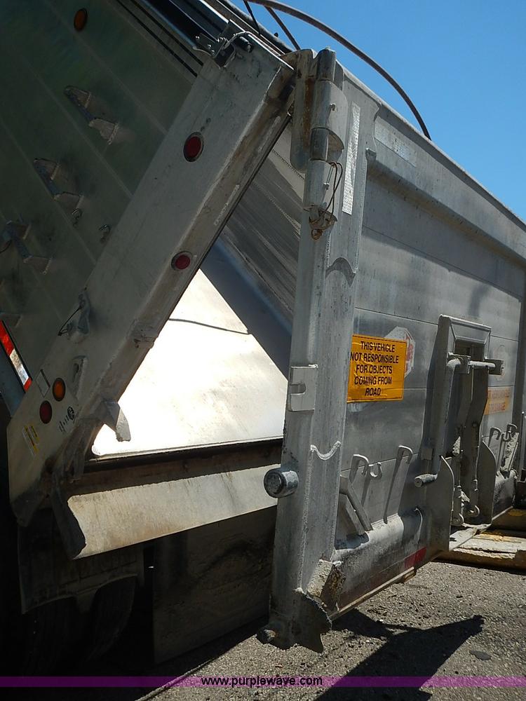 image for item I3615 2007 MAC 28' aluminum trailer