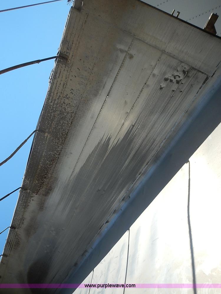 image for item I3615 2007 MAC 28' aluminum trailer