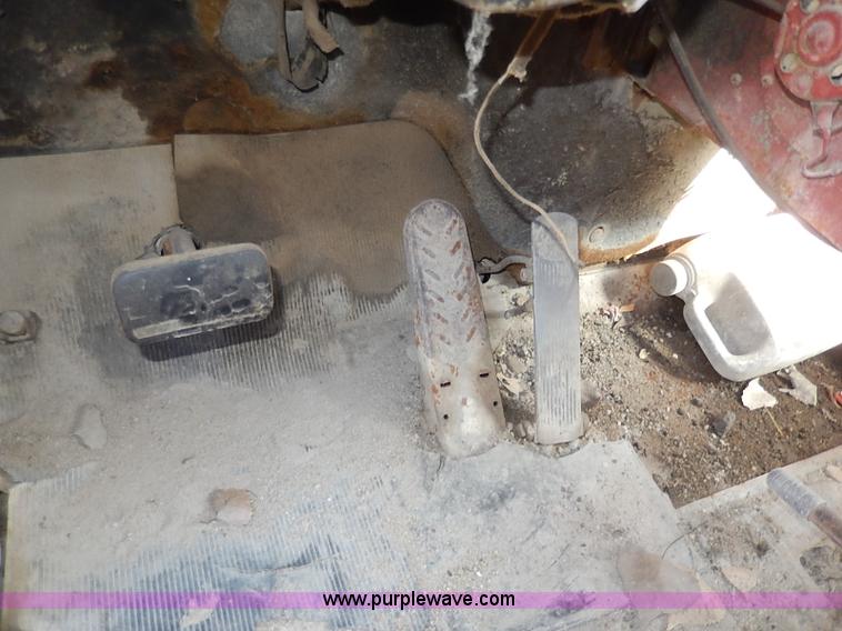 image for item I3747 1968 Mack R600 water truck