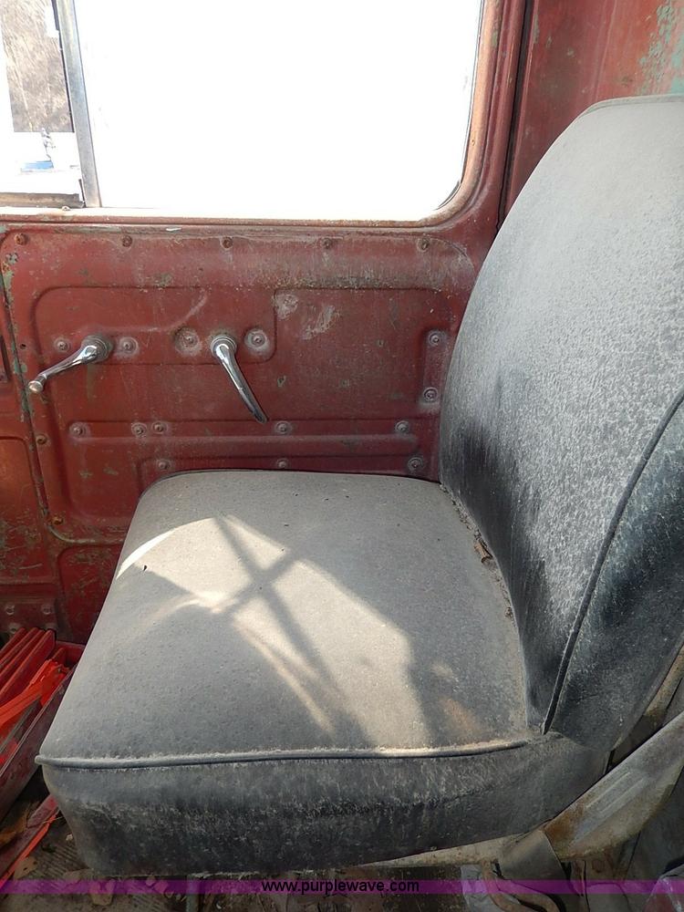 image for item I3747 1968 Mack R600 water truck