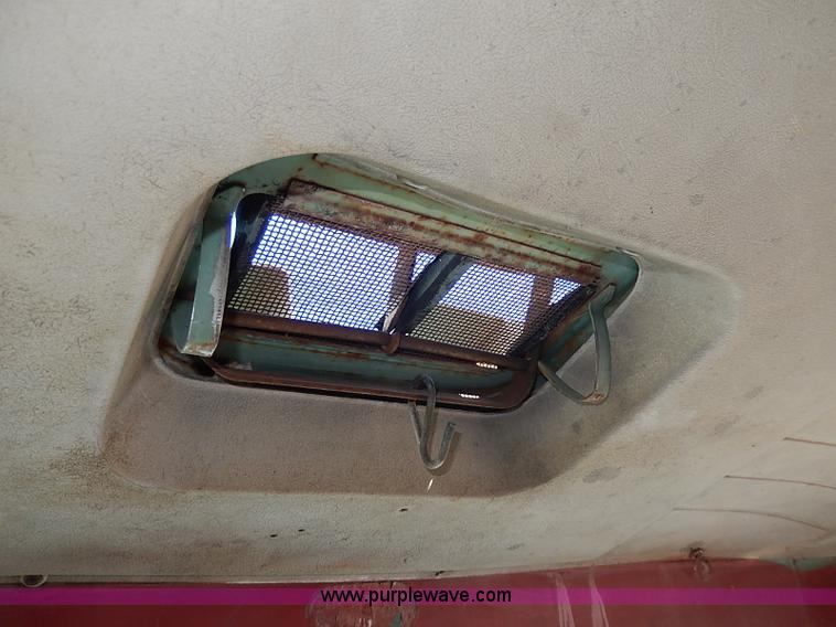 image for item I3747 1968 Mack R600 water truck