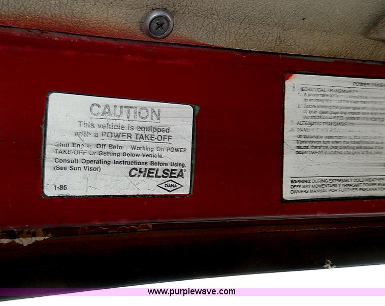 image for item I3747 1968 Mack R600 water truck