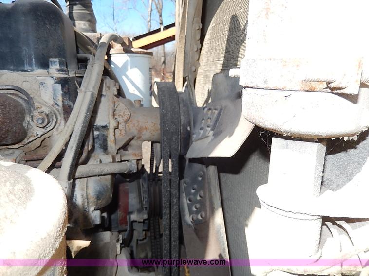 image for item I3747 1968 Mack R600 water truck