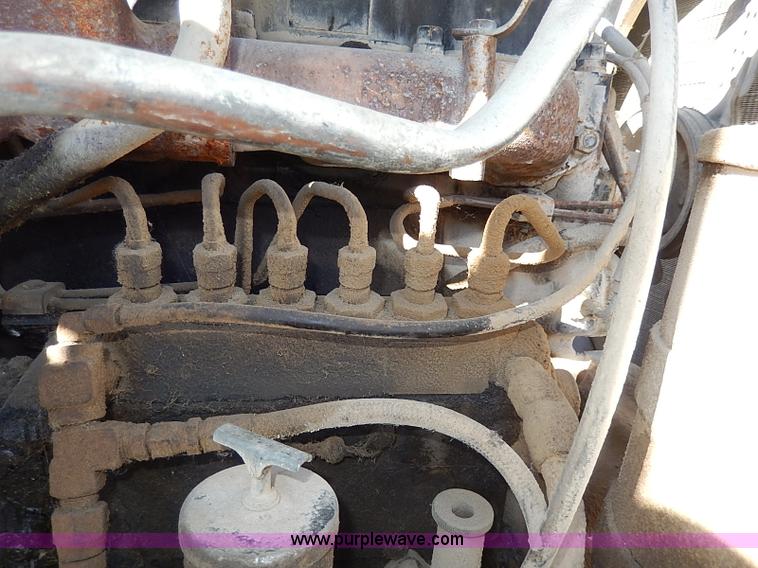 image for item I3747 1968 Mack R600 water truck