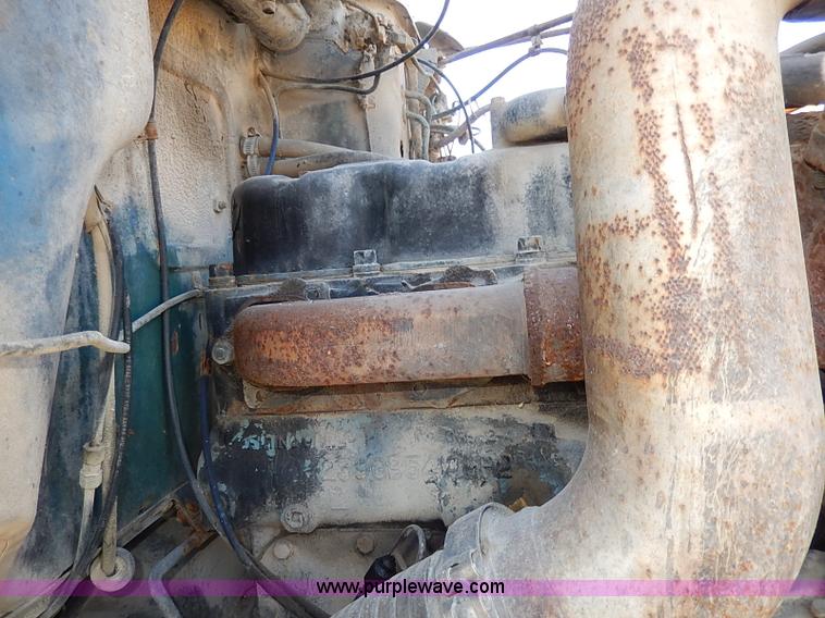 image for item I3747 1968 Mack R600 water truck