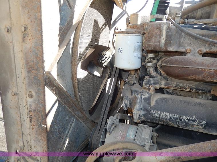 image for item I3747 1968 Mack R600 water truck