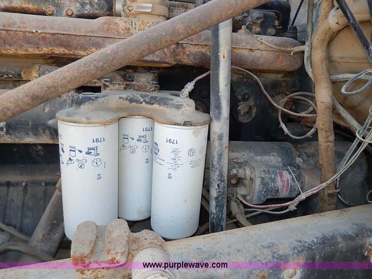 image for item I3747 1968 Mack R600 water truck