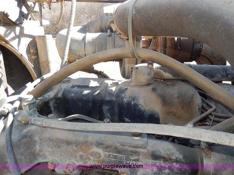 image for item I3747 1968 Mack R600 water truck