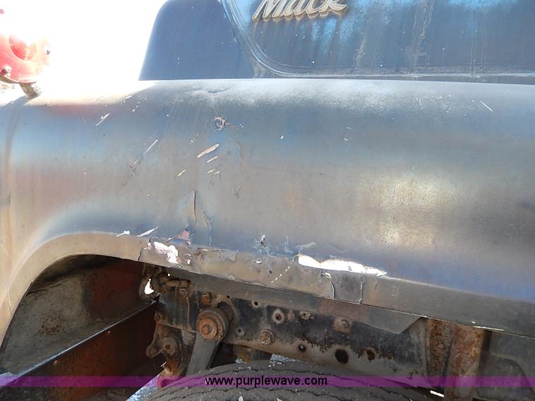 image for item I3747 1968 Mack R600 water truck