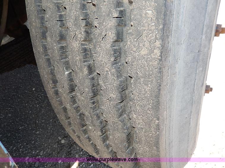 image for item I3747 1968 Mack R600 water truck