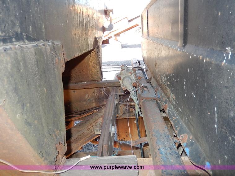 image for item I3747 1968 Mack R600 water truck