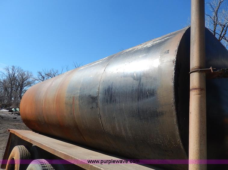 image for item I3747 1968 Mack R600 water truck