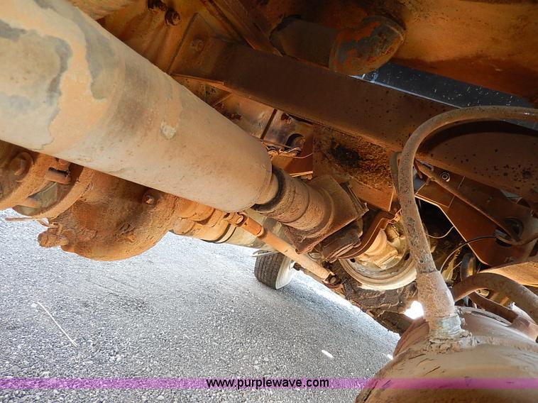 image for item I3747 1968 Mack R600 water truck