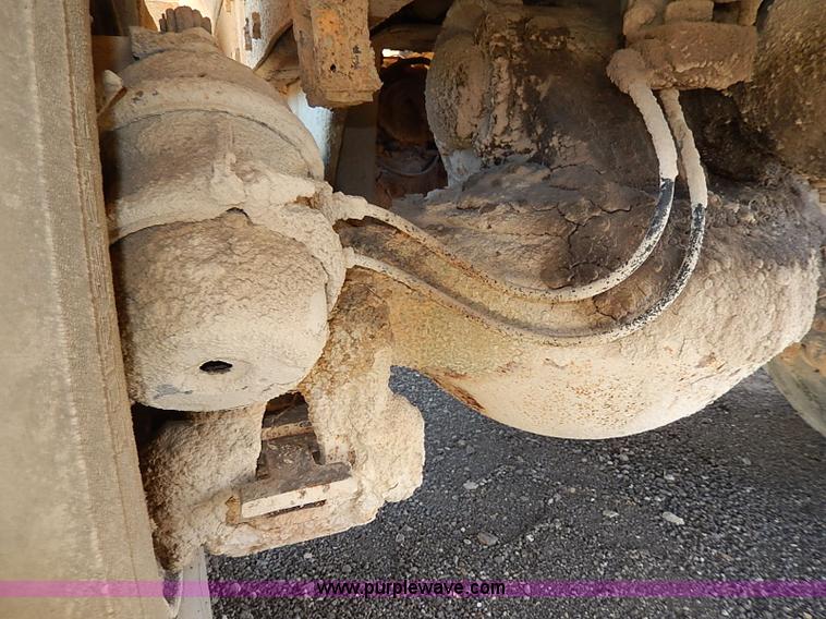 image for item I3747 1968 Mack R600 water truck