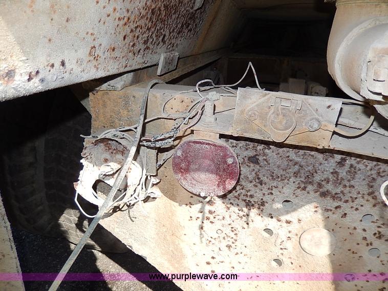 image for item I3747 1968 Mack R600 water truck