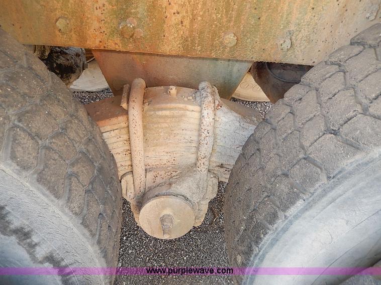 image for item I3747 1968 Mack R600 water truck