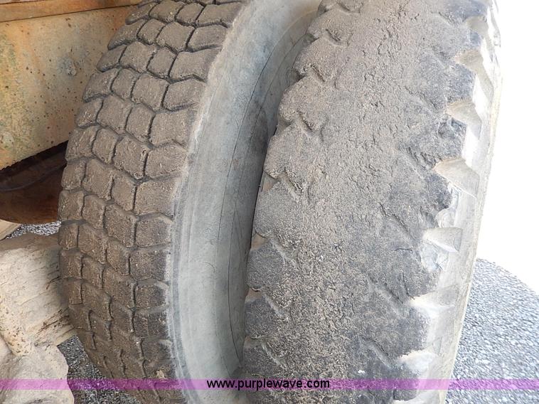 image for item I3747 1968 Mack R600 water truck