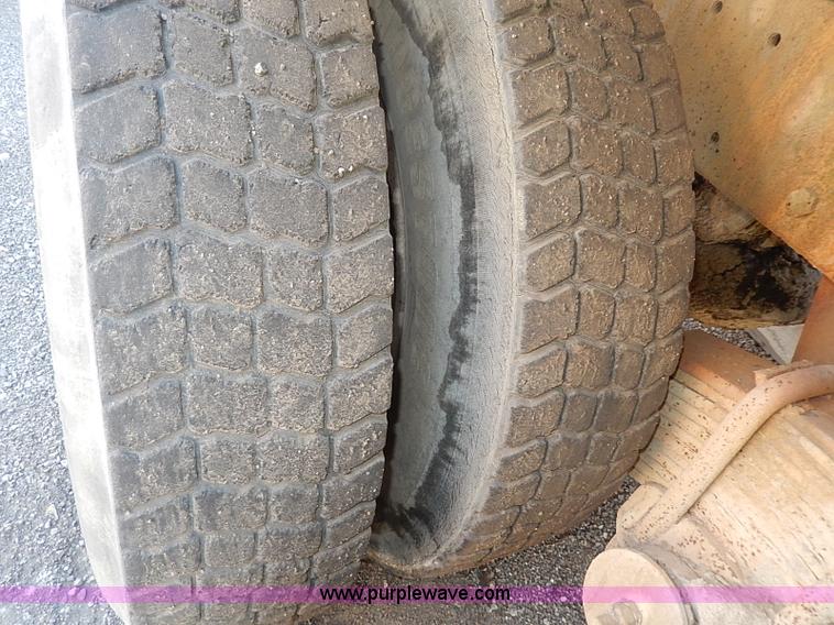 image for item I3747 1968 Mack R600 water truck