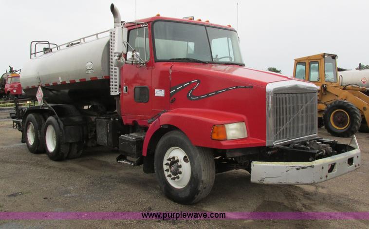 image for item I4166 1989 Volvo WCA64T oil distribution truck