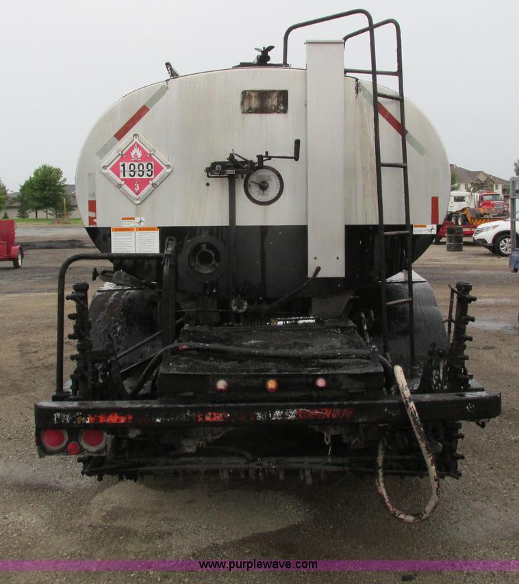 image for item I4166 1989 Volvo WCA64T oil distribution truck