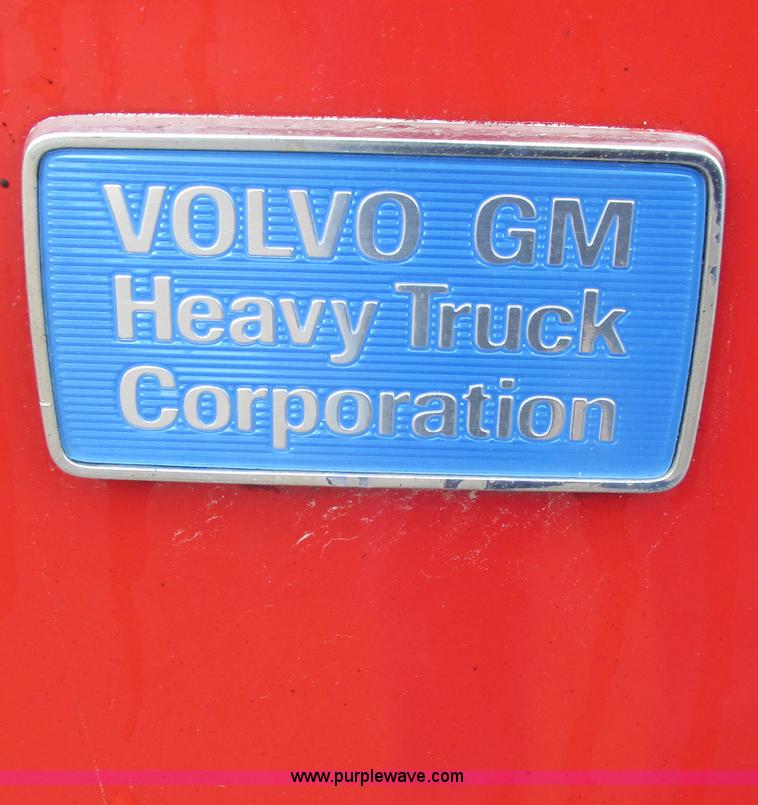 image for item I4166 1989 Volvo WCA64T oil distribution truck