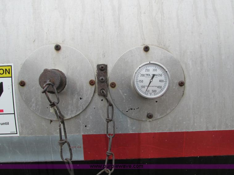 image for item I4166 1989 Volvo WCA64T oil distribution truck