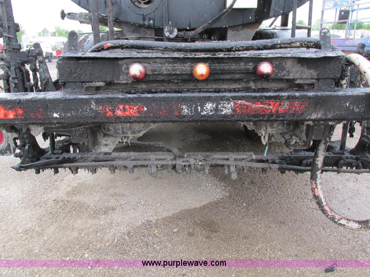 image for item I4166 1989 Volvo WCA64T oil distribution truck