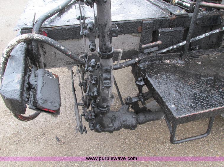 image for item I4166 1989 Volvo WCA64T oil distribution truck