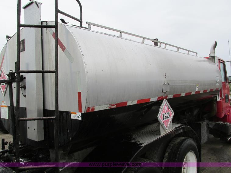 image for item I4166 1989 Volvo WCA64T oil distribution truck