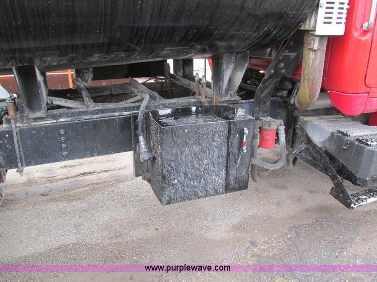 image for item I4166 1989 Volvo WCA64T oil distribution truck