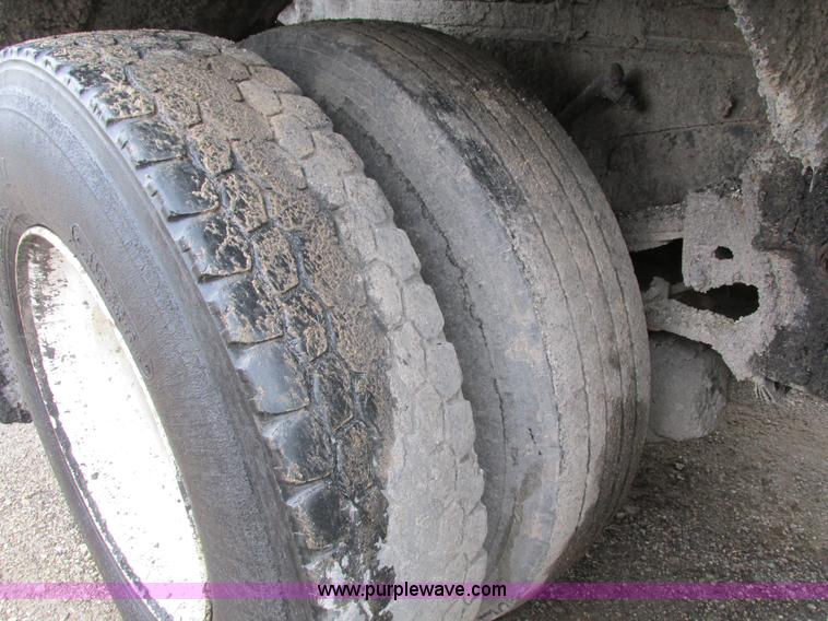 image for item I4166 1989 Volvo WCA64T oil distribution truck