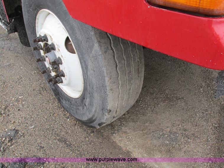 image for item I4166 1989 Volvo WCA64T oil distribution truck