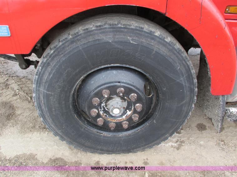 image for item I4166 1989 Volvo WCA64T oil distribution truck