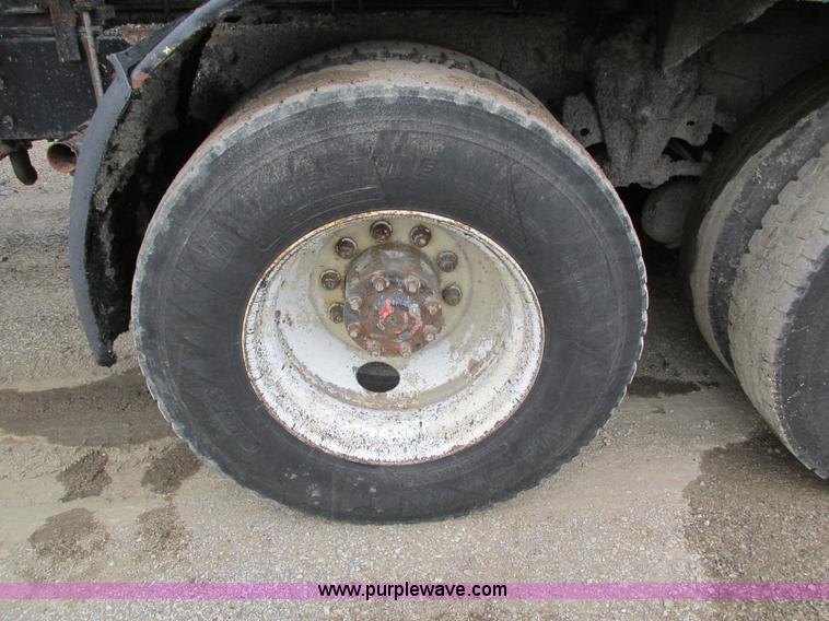 image for item I4166 1989 Volvo WCA64T oil distribution truck