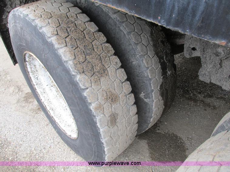 image for item I4166 1989 Volvo WCA64T oil distribution truck