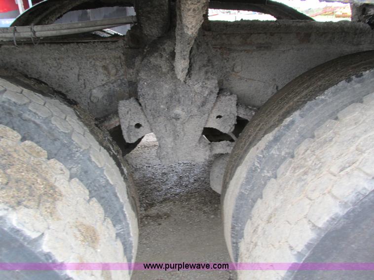 image for item I4166 1989 Volvo WCA64T oil distribution truck