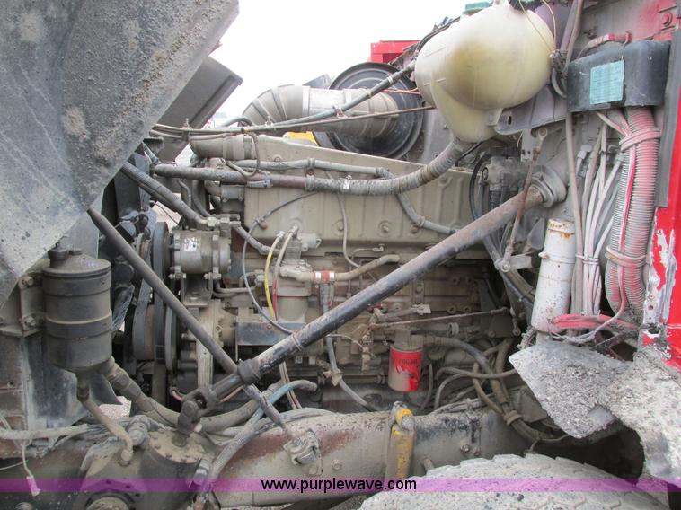 image for item I4166 1989 Volvo WCA64T oil distribution truck