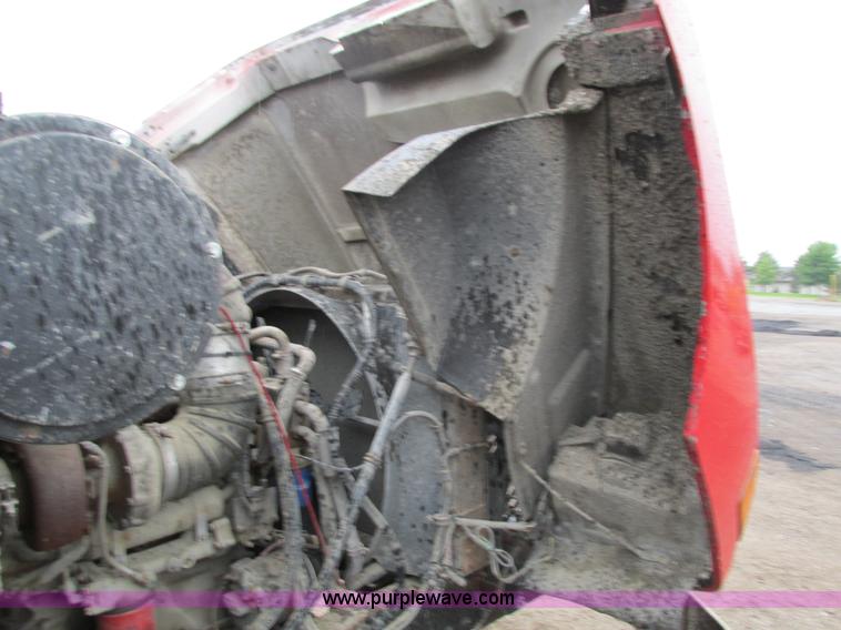 image for item I4166 1989 Volvo WCA64T oil distribution truck