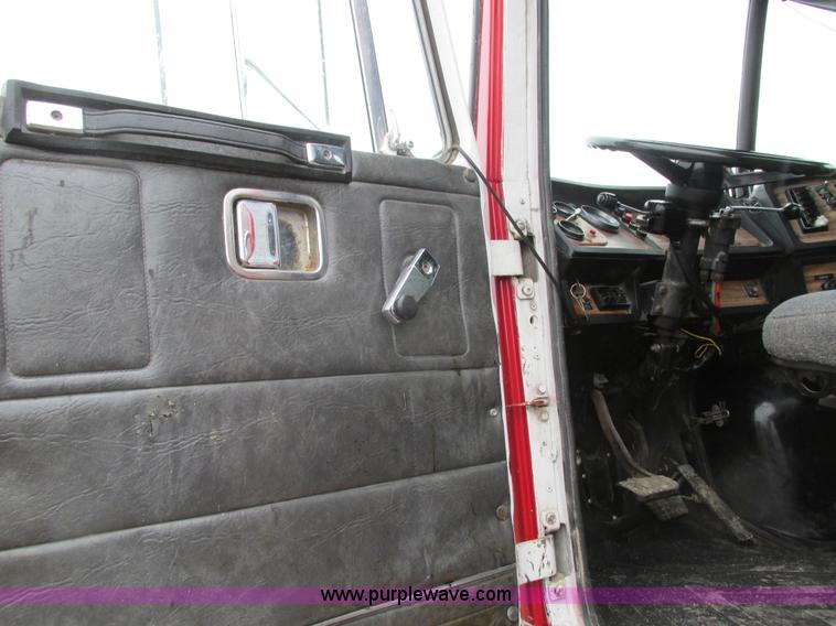 image for item I4166 1989 Volvo WCA64T oil distribution truck