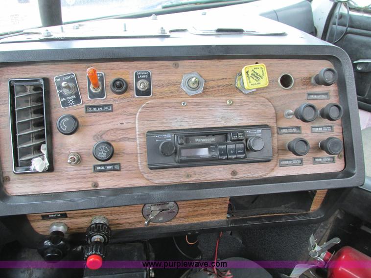 image for item I4166 1989 Volvo WCA64T oil distribution truck