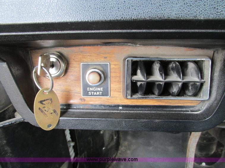 image for item I4166 1989 Volvo WCA64T oil distribution truck