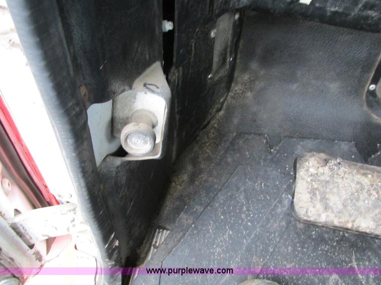 image for item I4166 1989 Volvo WCA64T oil distribution truck